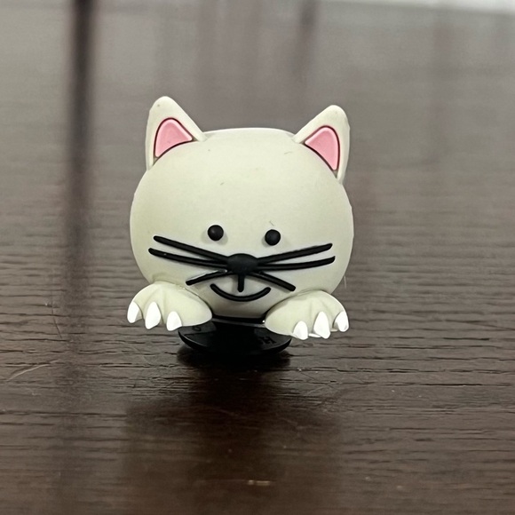 CROCS 3D Jibbitz Grey Cat - Picture 6 of 6